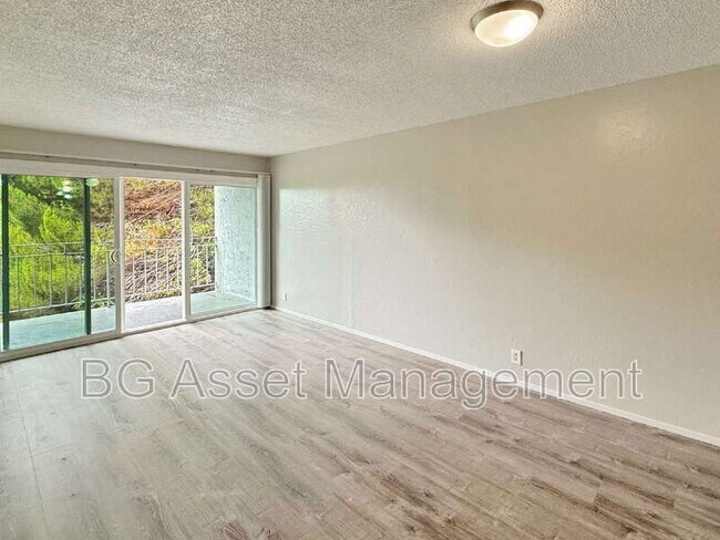 944 Fletcher Ln Hayward, CA 94544 photo 3