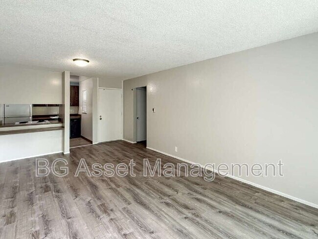 944 Fletcher Ln Hayward, CA 94544