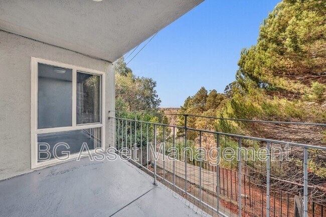 944 Fletcher Ln Hayward, CA 94544 photo 5
