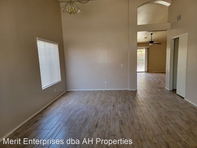 9643 N 94th Ave Peoria, AZ 85345 photo 2