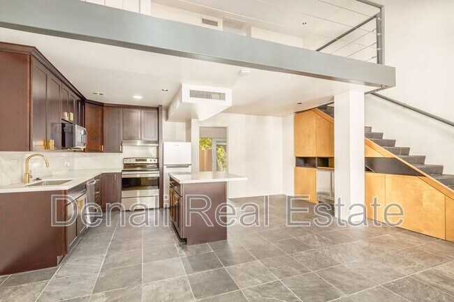 4540 N 44th St Phoenix, AZ 85018 photo 2