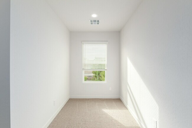 3148 N 37th St Phoenix, AZ 85018 photo 4