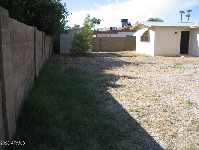 11634 N 49th Ave Glendale, AZ 85304 photo 3