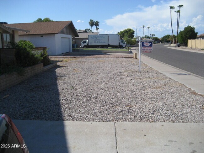 11634 N 49th Ave Glendale, AZ 85304 photo 2
