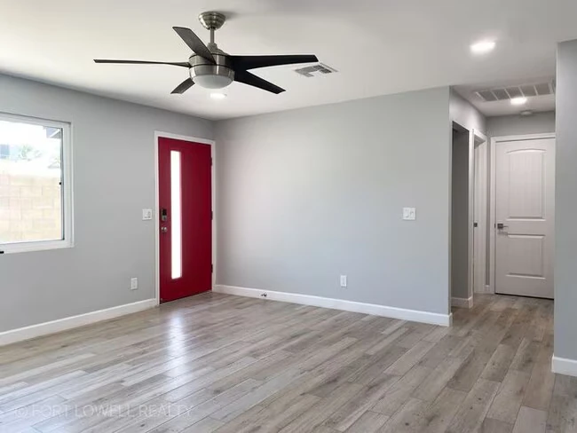 2626 E Culver St Phoenix, AZ 85008 photo 2