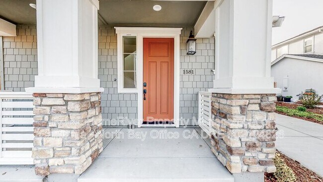 1581 Country Manor Dr photo 4