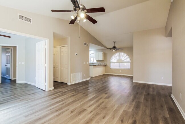 7522 W Kerry Ln Glendale, AZ 85308 photo 4