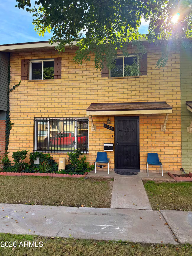 1657 W Hazelwood St Phoenix, AZ 85015 photo 2