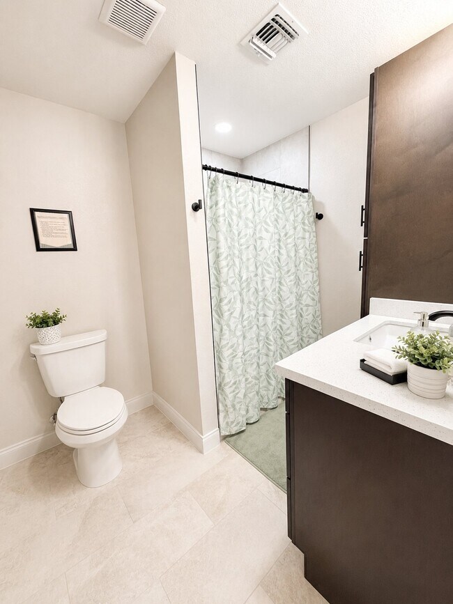 3757 W Joan De Arc Ave Phoenix, AZ 85029 photo 4