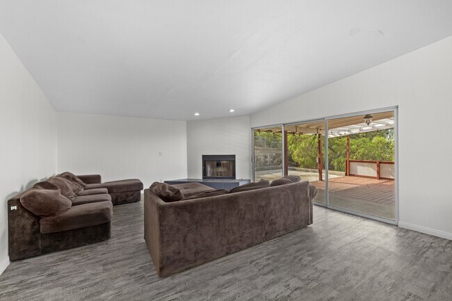 5431 Mary Ln Dr San Diego, CA 92115 photo 3