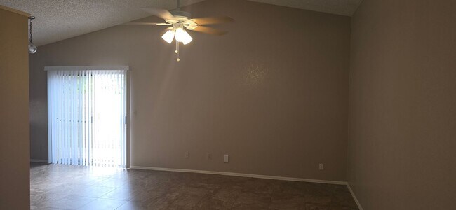 6407 W Brown St Glendale, AZ 85302 photo 4