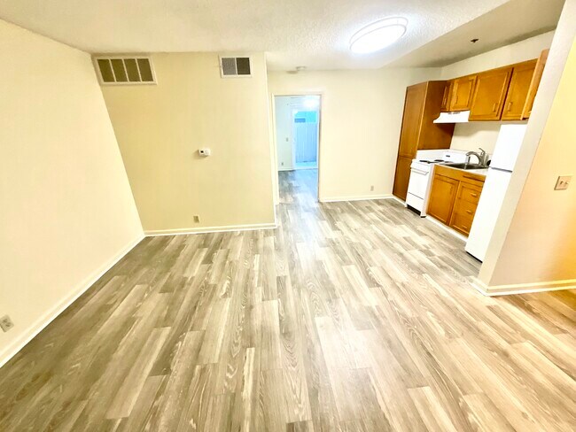 55+ Senior Living- Georgia Regency Apartments photo 5