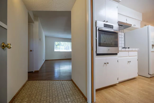 1416 Petal Way photo 4