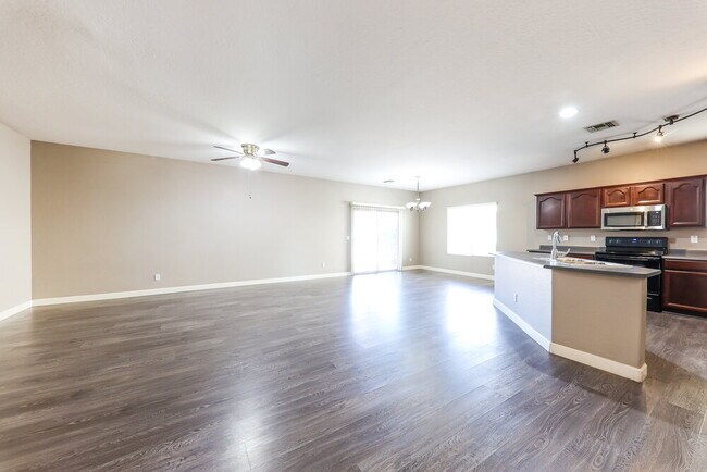 14133 W Crocus Dr Surprise, AZ 85379 photo 4