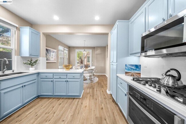 4386 Laird Cir Santa Clara, CA 95054 photo 4