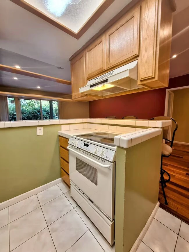 150 Saratoga Ave Santa Clara, CA 95051 photo 3