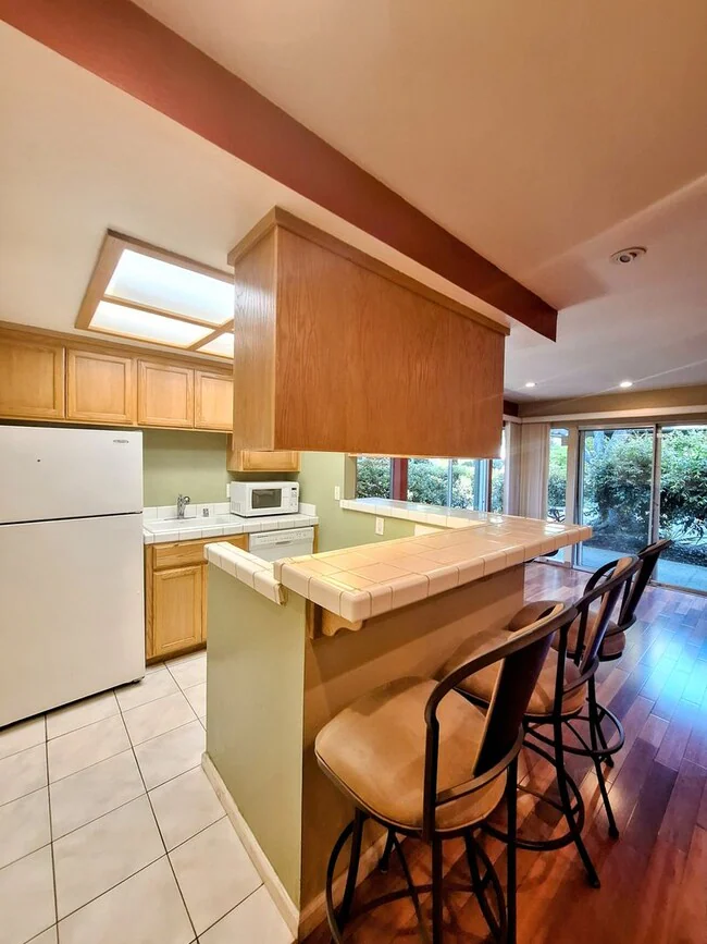 150 Saratoga Ave Santa Clara, CA 95051 photo 2