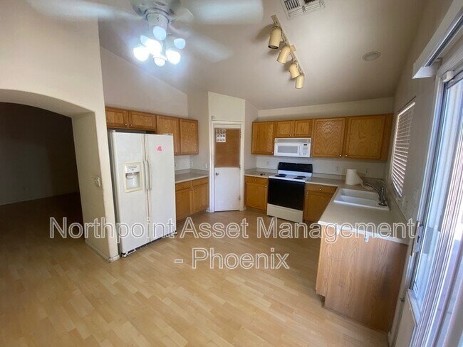 12017 W Scotts Dr El Mirage, AZ 85335 photo 3