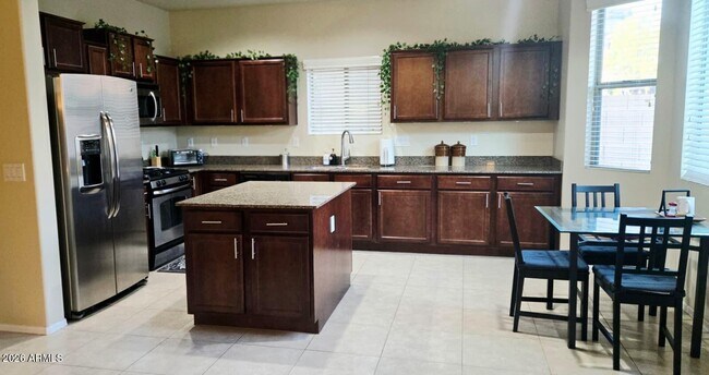 121 W Hackberry Dr photo 5