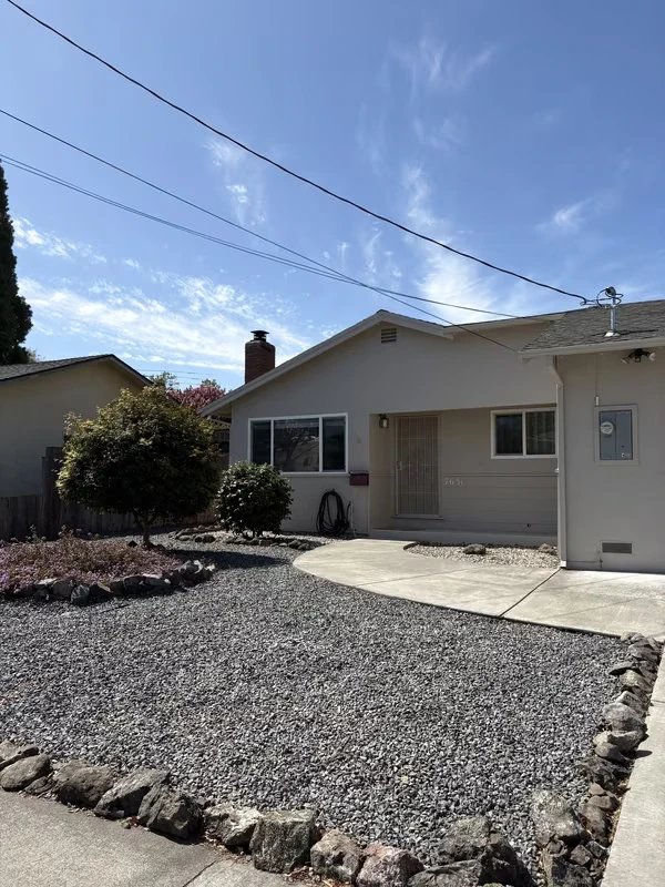 7631 Adrian Dr photo 4