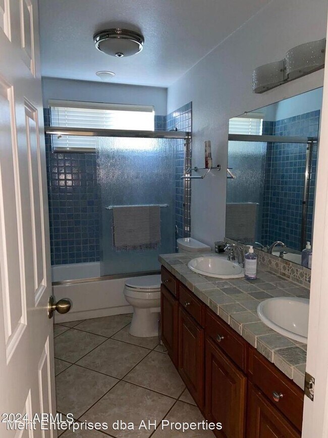 3509 E Dry Creek Rd Phoenix, AZ 85044 photo 2
