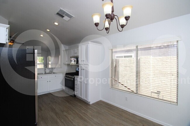 1382 E Vaughn Ave Gilbert, AZ 85234 photo 5