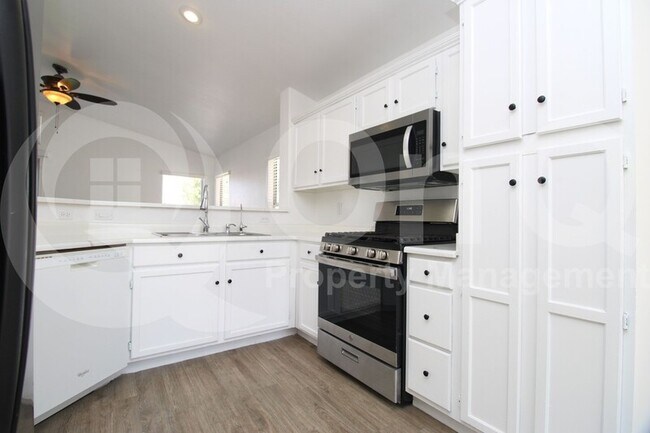 1382 E Vaughn Ave Gilbert, AZ 85234 photo 3