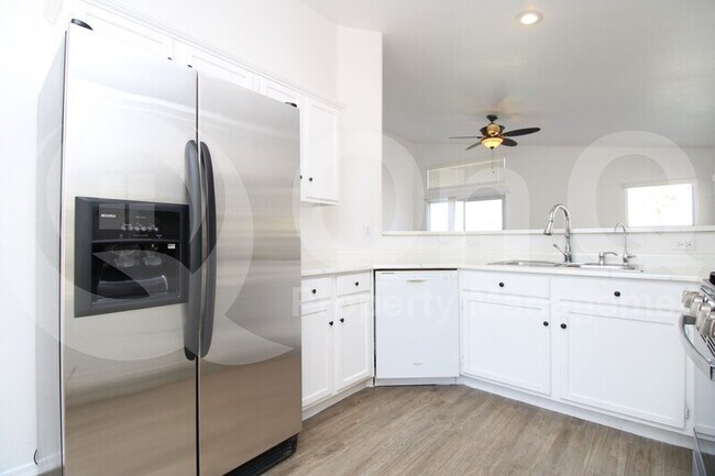 1382 E Vaughn Ave Gilbert, AZ 85234 photo 4
