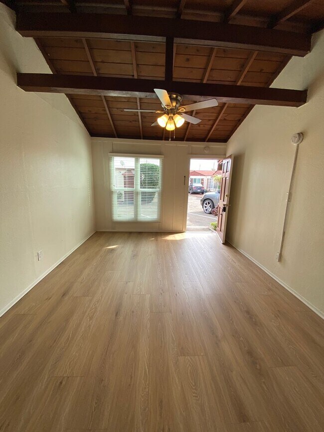 4432 Pacific Hwy San Diego, CA 92110 photo 2