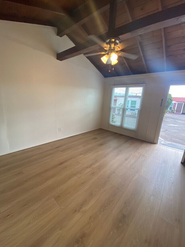 4432 Pacific Hwy San Diego, CA 92110 photo 3