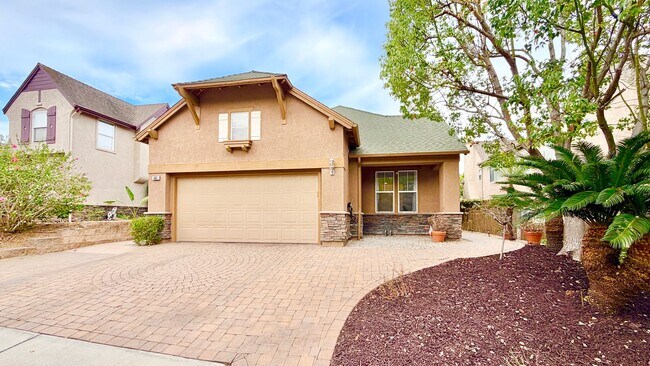 563 Poets Square Fallbrook, CA 92028