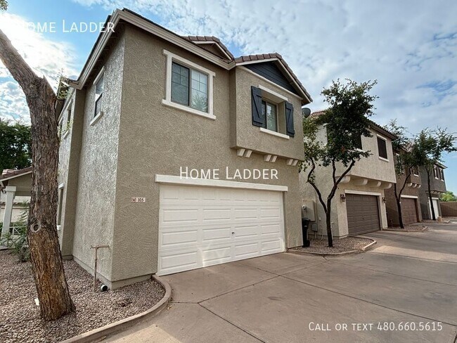 105 E Palomino Dr Gilbert, AZ 85296 photo 2
