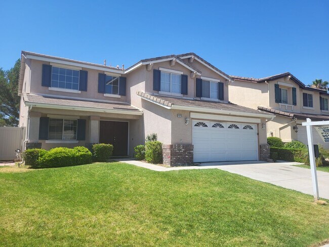 44745 Longfellow Ave photo 2