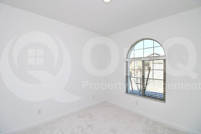 2053 W Sienna Bouquet Pl Phoenix, AZ 85085 photo 5
