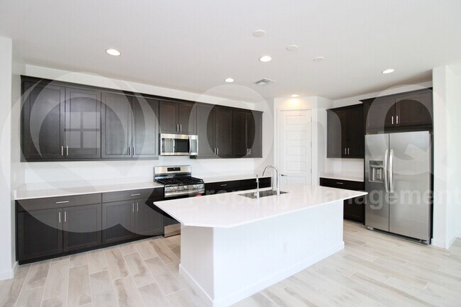 2053 W Sienna Bouquet Pl Phoenix, AZ 85085 photo 3