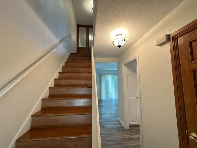 152 Glover Ave Chula Vista, CA 91910 photo 4