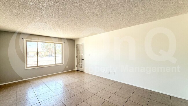 2006 E Duke Dr Tempe, AZ 85283 photo 4