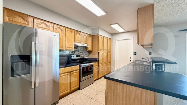 2006 E Duke Dr Tempe, AZ 85283 photo 2