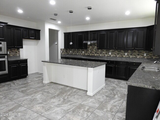 1471 E Flamingo Way photo 3
