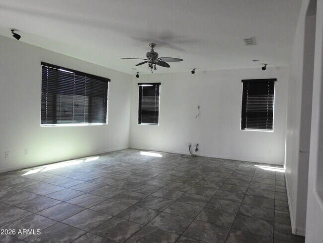 1471 E Flamingo Way photo 5