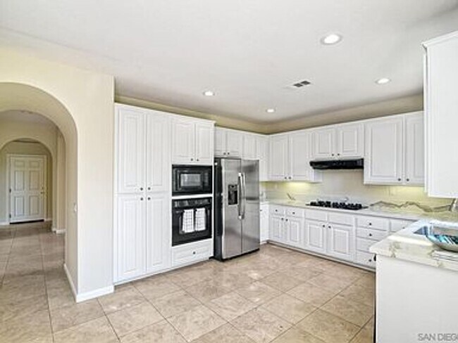 7241 Arroyo Grande Rd San Diego, CA 92129 photo 4