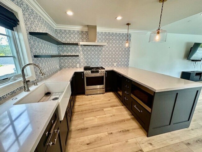 15590 Palos Verdes Dr Monte Sereno, CA 95030 photo 4