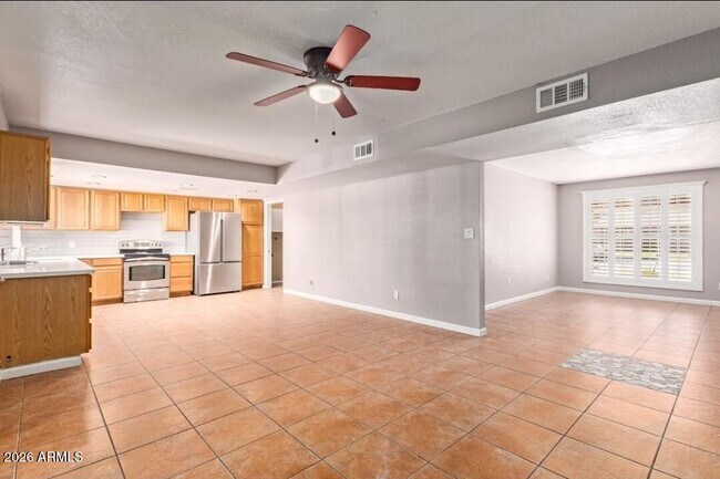 7716 W Cora Ln Phoenix, AZ 85033 photo 3