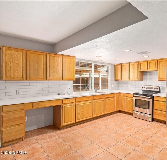 7716 W Cora Ln Phoenix, AZ 85033 photo 4