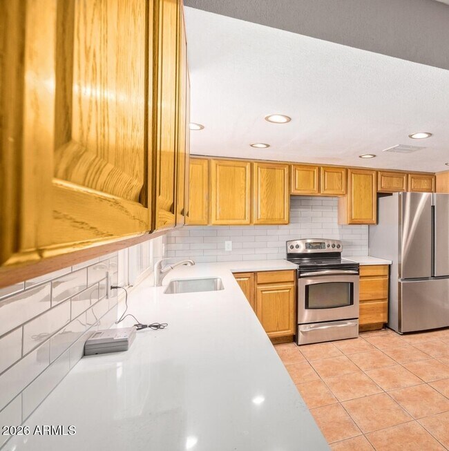 7716 W Cora Ln Phoenix, AZ 85033 photo 2