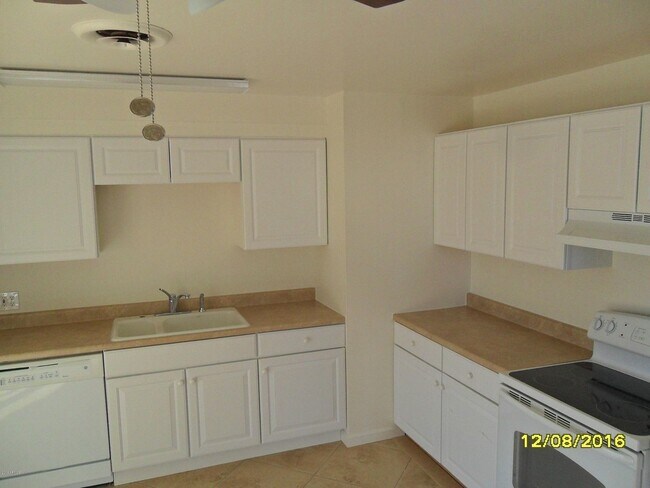 11363 N 113th Ave Youngtown, AZ 85363 photo 5