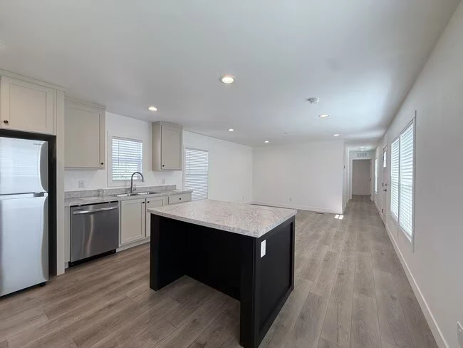 2060 N Center St Mesa, AZ 85201 photo 5