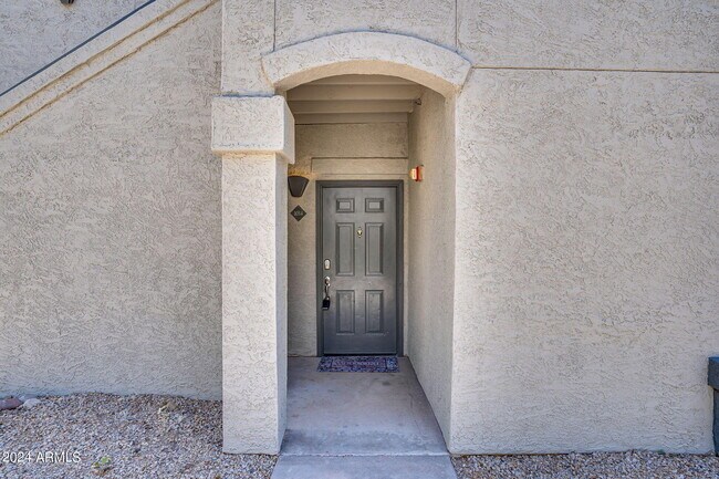 15095 N Thompson Peak Pkwy Scottsdale, AZ 85260 photo 2