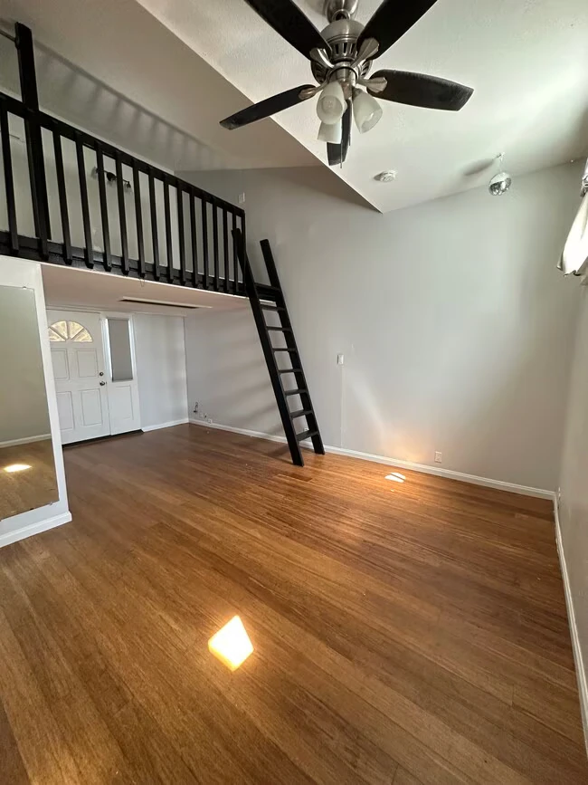 3200 Encinal Ave Alameda, CA 94501 photo 2