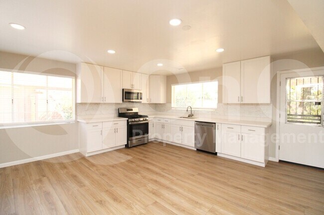 1007 W Northview Ave Phoenix, AZ 85021 photo 3